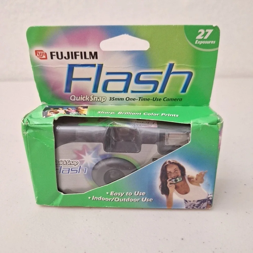 Fujifilm QuickSnap Flash X-tra 35mm Single Use Film Camera 27 Exposures SEALED
